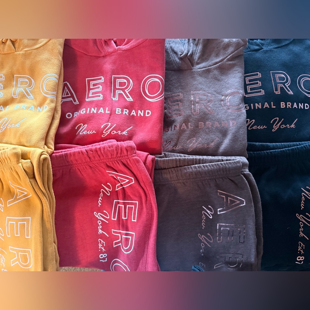 4 Matching Sets: Aeropostale sweatpants & sweatshirts Assorted Colors Juniors XL